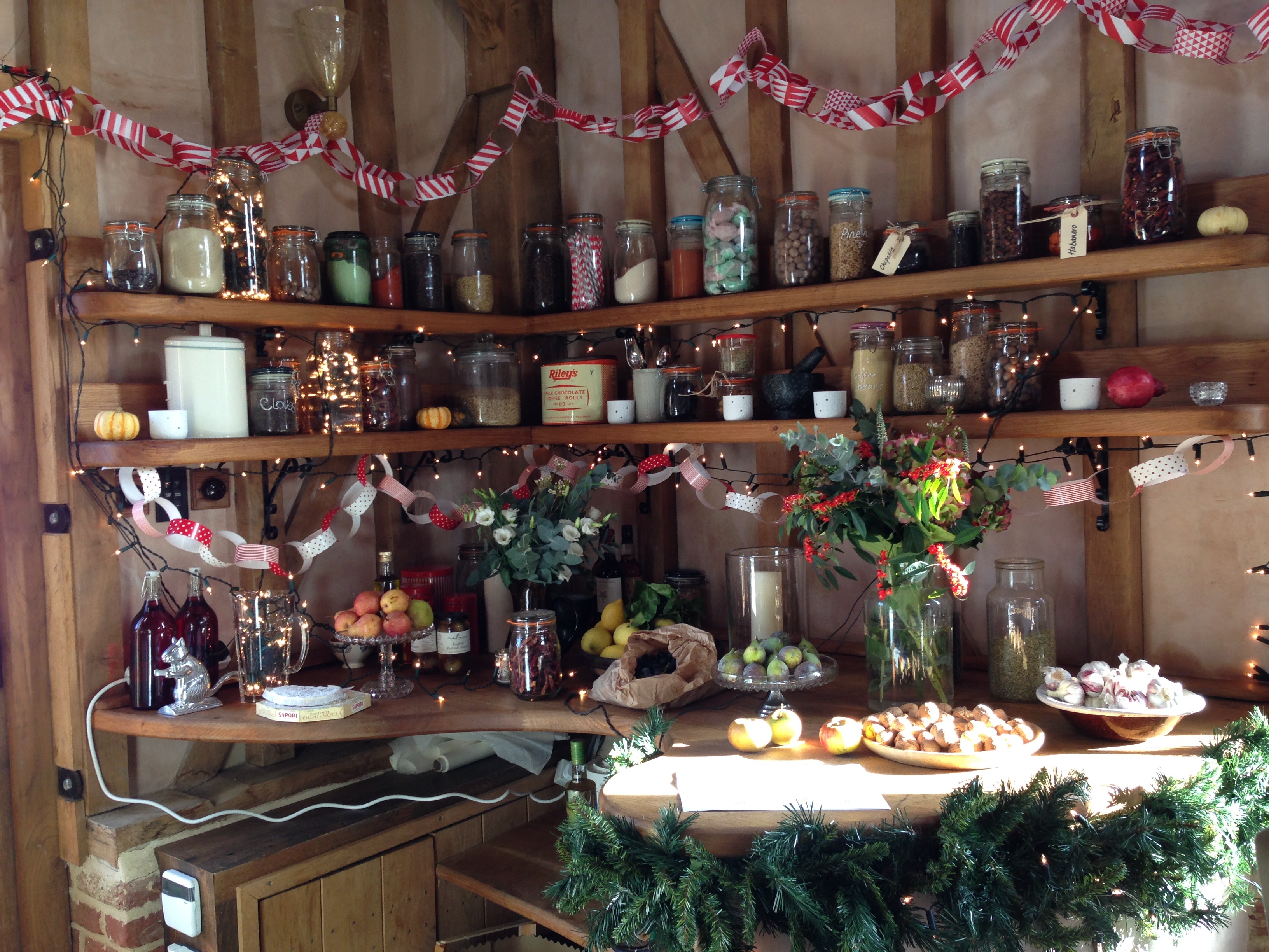 DALIA GELLERT / TV ENTERTAINMENT / PRODUCTION BUYER  FOR JAMIE'S FESTIVE FEAST 