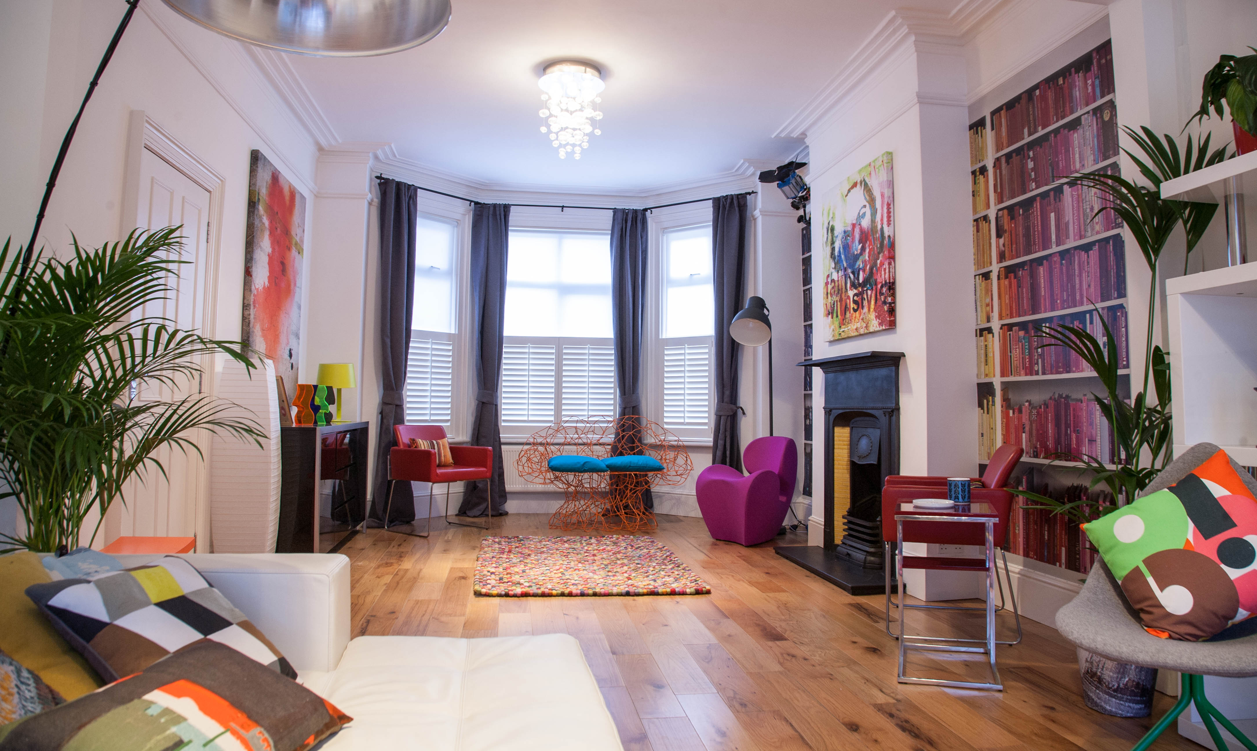 DALIA GELLERT / TV ENTERTAINMENT / PRODUCTION DESIGNER FOR BBC'S THE INSIDER