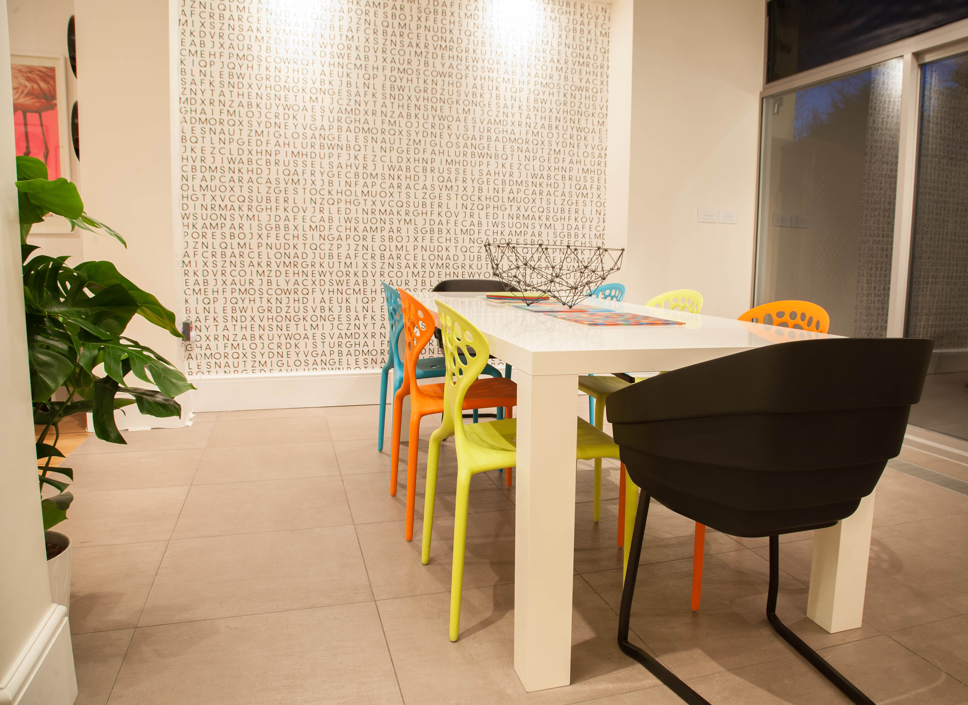 DALIA GELLERT / TV ENTERTAINMENT / PRODUCTION DESIGNER FOR BBC'S THE INSIDER