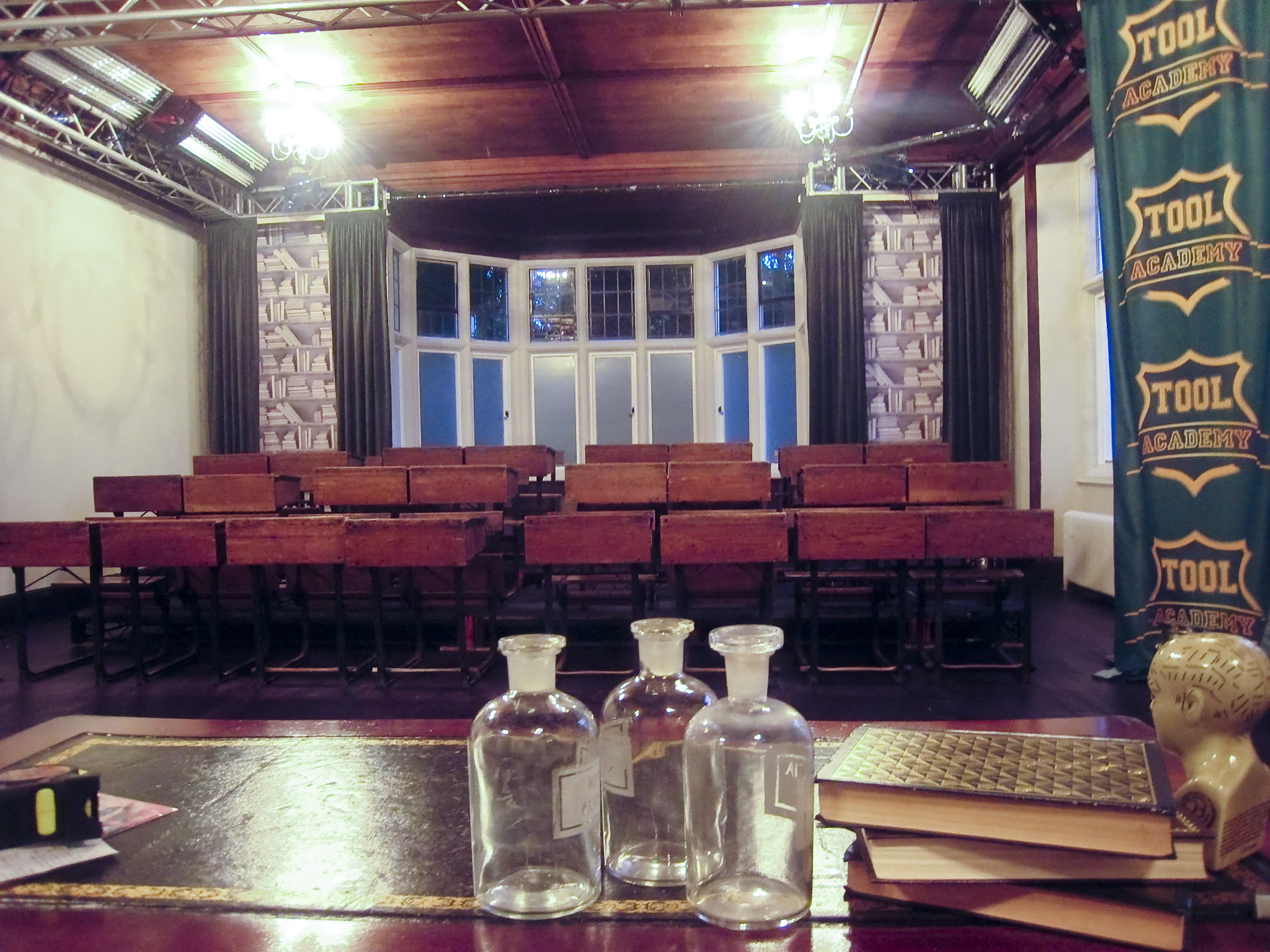 DALIA GELLERT / TV ENTERTAINMENT / PRODUCTION DESIGNER FOR TOOL ACADEMY: SERIES 2